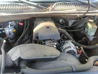 2000 Chevrolet Silverado 1500 z VIN 1GCEC14T7YZ158382, wystawiony jako IAAI lot #42144554 z przebiegiem 152 091 mil mil oraz . Historia ofert i sprzedaży dostępna na DreamBid. Obrazek 12.