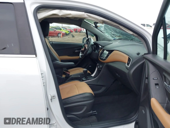 2017 Chevrolet Trax LT with VIN KL7CJLSB9HB063508, listed as a IAAI auction lot 41041755 with 84,405 mi miles. Bid and sale history available at carsss.com. Image 5.