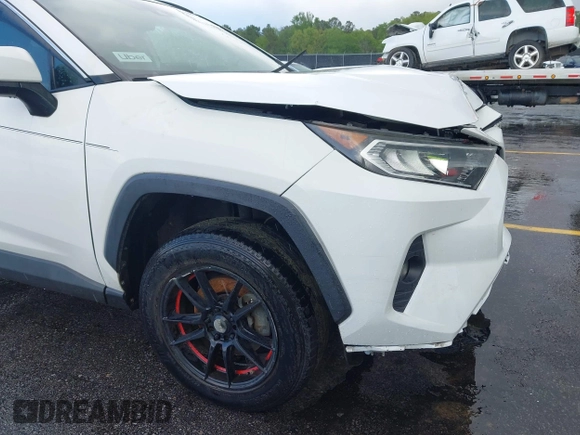 2019 Toyota RAV4 XLE with VIN 2T3W1RFV5KC028164, listed as a IAAI auction lot 42002503 with 79,346 mi miles. Bid and sale history available at carsss.com. Image 17.