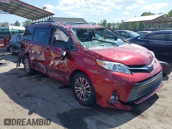 2019 Toyota Sienna XLE Auto Access Seat with VIN 5TDYZ3DC5KS981215, listed as a IAAI auction lot 40288449 with 73,473 mi miles. Bid and sale history available at carsss.com. Image 1.