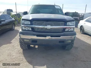 2005 Chevrolet Avalanche LS with VIN 3GNEC12Z85G100565, listed as a IAAI auction lot 41350279 with 198,030 mi miles. Bid and sale history available at carsss.com. Image 6.