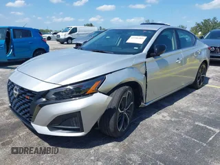 2024 Nissan Altima SR z VIN 1N4BL4CVXRN362258, wystawiony jako IAAI lot #42346465 z przebiegiem 40 265 mil mil oraz . Historia ofert i sprzedaży dostępna na DreamBid. Obrazek 2.