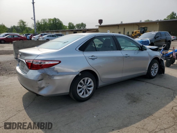 2015 Toyota Camry XLE z VIN 4T4BF1FK2FR512934, wystawiony jako Copart lot #59478725 z przebiegiem 165 935 mil mil oraz Szkoda całkowita • Salvage title. Historia ofert i sprzedaży dostępna na DreamBid. Obrazek 3.