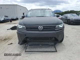 2018 Volkswagen Tiguan SEL z VIN 3VV3B7AX9JM024440, wystawiony jako Copart lot #54984015 z przebiegiem 108 727 mil mil oraz Tytuł czysty. Historia ofert i sprzedaży dostępna na DreamBid. Obrazek 5.