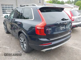 2017 Volvo XC90 Momentum z VIN YV4A22PK5H1141859, wystawiony jako IAAI lot #42278700 z przebiegiem 88 451 mil mil oraz . Historia ofert i sprzedaży dostępna na DreamBid. Obrazek 3.
