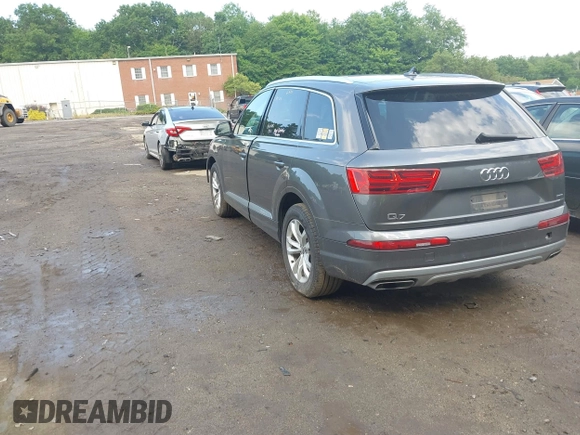 2018 Audi Q7 Premium Plus z VIN WA1LHAF73JD033319, wystawiony jako IAAI lot #42491771 z przebiegiem 96 082 mil mil oraz . Historia ofert i sprzedaży dostępna na DreamBid. Obrazek 3.