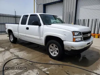 2006 Chevrolet Silverado 1500 LT2 with VIN 1GCEK19B56Z207532, listed as a Copart auction lot 54213065 with 175,177 mi miles and Salvage Title. Bid and sale history available at DreamBid. Image 4.