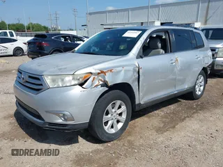 2011 Toyota Highlander z VIN 5TDZK3EH8BS045804, wystawiony jako IAAI lot #42211947 z przebiegiem 193 812 mil mil oraz . Historia ofert i sprzedaży dostępna na DreamBid. Obrazek 2.