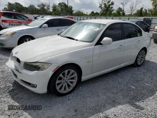 2011 BMW 3 Series 328i z VIN WBAPH7C5XBE850681, wystawiony jako Copart lot #58775885 z przebiegiem 132 112 mil mil oraz Szkoda całkowita • Salvage title. Historia ofert i sprzedaży dostępna na DreamBid. Obrazek 1.