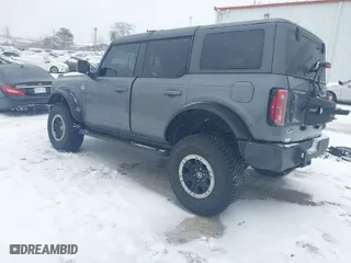 2024 Ford Bronco Outer Banks with VIN 1FMDE8BH8RLA69580, listed as a IAAI auction lot 41305407 with 3,864 mi miles. Bid and sale history available at carsss.com. Image 3.