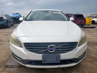 2015 Volvo S60 T5 Drive-E Platinum z VIN YV140MFD0F1305935, wystawiony jako Copart lot #60303795 z przebiegiem 191 119 mil mil oraz Czysty tytuł • Clean title. Historia ofert i sprzedaży dostępna na DreamBid. Obrazek 5.