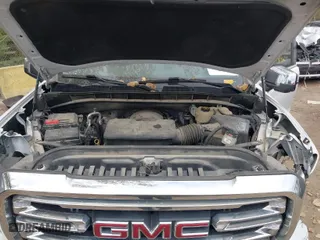 2019 GMC Sierra 1500 SLT with VIN 3GTU9DED3KG201853, listed as a IAAI auction lot 40678380 with 99,818 mi miles. Bid and sale history available at carsss.com. Image 10.