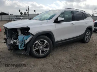 2020 GMC Terrain SLT z VIN 3GKALPEV4LL308244, wystawiony jako Copart lot #44169165 z przebiegiem 33 697 mil mil oraz Szkoda całkowita • Salvage title. Historia ofert i sprzedaży dostępna na DreamBid. Obrazek 1.