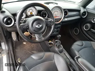 2012 MINI Convertible S z VIN WMWZP3C59CT250929, wystawiony jako Copart lot #46238105 z przebiegiem 109 042 mil mil oraz Czysty tytuł • Clean title. Historia ofert i sprzedaży dostępna na DreamBid. Obrazek 8.