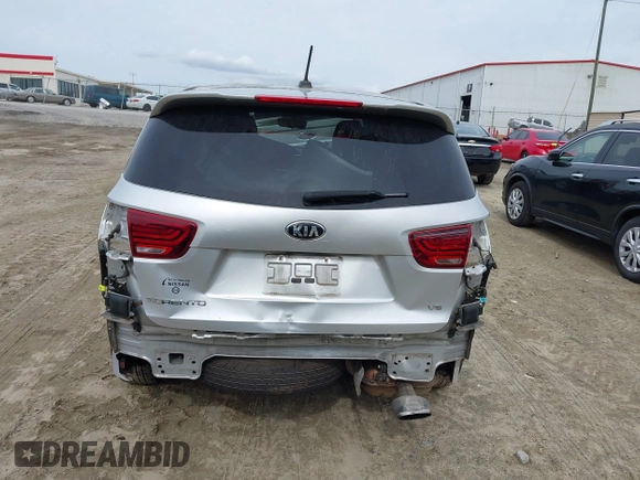 2019 Kia Sorento LX V6 with VIN 5XYPG4A5XKG489337, listed as a IAAI auction lot 41848949 with 101,510 mi miles. Bid and sale history available at carsss.com. Image 6.
