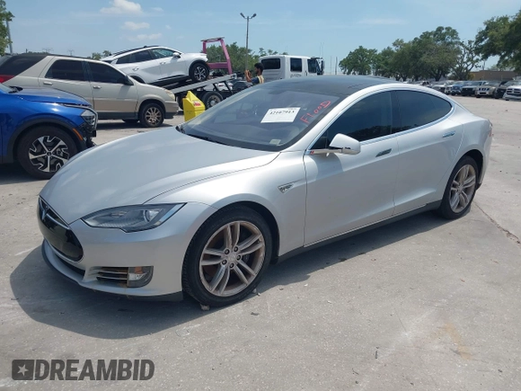2014 Tesla Model S 60 с VIN 5YJSA1S13EFP49787, выставлен на аукционе IAAI как лот 42107913 с пробегом Не указан миль и . История ставок и продаж доступна на DreamBid. Изображение 2.
