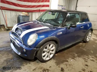 2004 MINI Cooper Hardtop S with VIN WMWRE33414TD83993, listed as a Copart auction lot 41649705 with 132,218 mi miles and Salvage Title. Bid and sale history available at carsss.com. Image 1.