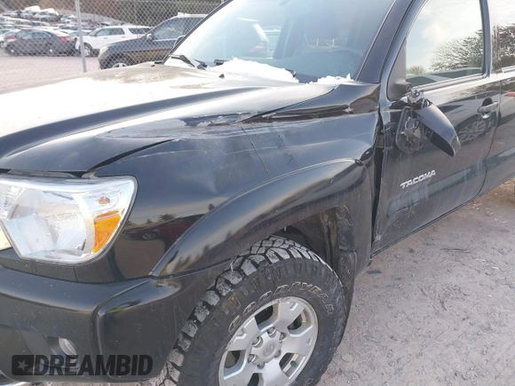 2013 Toyota Tacoma z VIN 3TMLU4EN7DM128414, wystawiony jako IAAI lot #41527647 z przebiegiem 112 097 mil mil oraz . Historia ofert i sprzedaży dostępna na DreamBid. Obrazek 6.