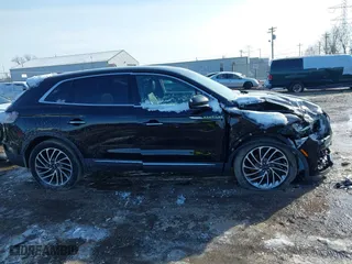 2019 Lincoln Nautilus Reserve with VIN 2LMPJ6LP1KBL36698, listed as a IAAI auction lot 41579261 with 109,994 mi miles. Bid and sale history available at carsss.com. Image 13.