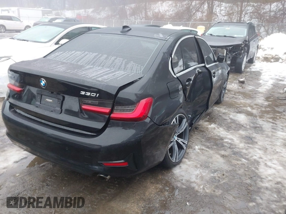 2020 BMW 3 Series 330i xDrive with VIN 3MW5R7J02L8B27598, listed as a IAAI auction lot 41525541 with 32,253 mi miles. Bid and sale history available at carsss.com. Image 4.