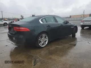 2017 Jaguar XE 35t Prestige z VIN SAJAK4BV0HA975202, wystawiony jako Copart lot #52014465 z przebiegiem 19 476 mil mil oraz Szkoda całkowita • Salvage title. Historia ofert i sprzedaży dostępna na DreamBid. Obrazek 3.