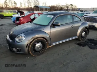 2013 Volkswagen Beetle 2.5L с VIN 3VWJX7AT0DM673646, выставлен на аукционе Copart как лот 85529404 с пробегом 145 270 миль миль и Списание • Salvage title. История ставок и продаж доступна на DreamBid. Изображение 1.