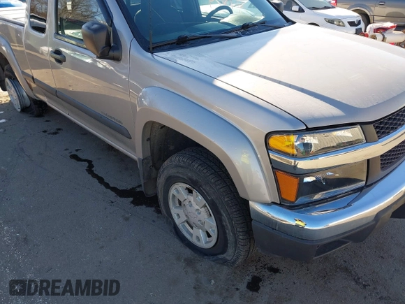 2004 Chevrolet Colorado LS Z71 with VIN 1GCDT196448133938, listed as a IAAI auction lot 41647829 with 196,530 mi miles. Bid and sale history available at carsss.com. Image 6.