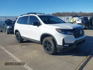 2023 Honda Passport TrailSport with VIN 5FNYF8H68PB007654, listed as a IAAI auction lot 40816118 with 35,656 mi miles. Bid and sale history available at carsss.com. Image 1.
