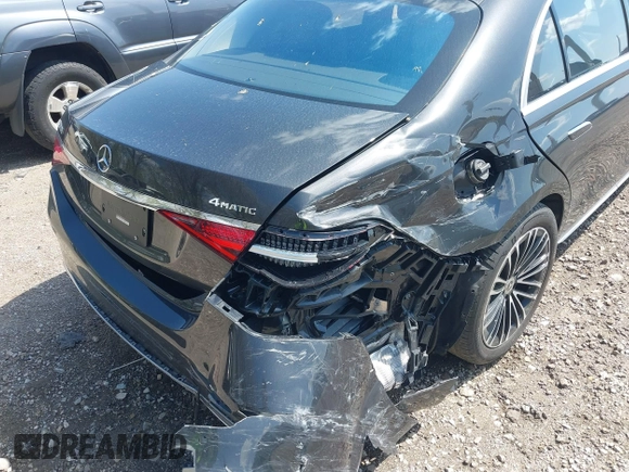 2023 Mercedes-Benz S 580 z VIN W1K6G7GB8PA189254, wystawiony jako IAAI lot #41934572 z przebiegiem 32 213 mil mil oraz . Historia ofert i sprzedaży dostępna na DreamBid. Obrazek 6.