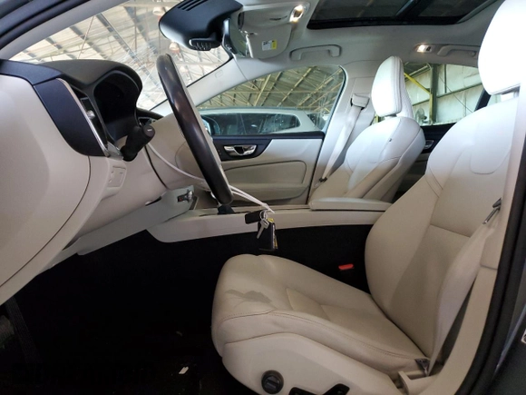 2019 Volvo S60 Momentum with VIN 7JR102FK7KG010867, listed as a Copart auction lot 43831445 with 70,089 mi miles and Salvage Title. Bid and sale history available at carsss.com. Image 7.