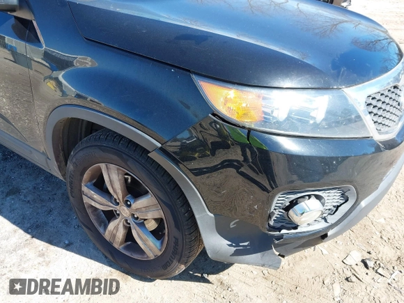 2012 Kia Sorento EX with VIN 5XYKU4A61CG268223, listed as a IAAI auction lot 41673138 with 174,745 mi miles. Bid and sale history available at carsss.com. Image 6.