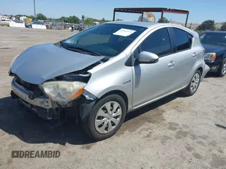 2013 Toyota Prius One z VIN JTDKDTB30D1041802, wystawiony jako IAAI lot #42207972 z przebiegiem 233 300 mil mil oraz . Historia ofert i sprzedaży dostępna na DreamBid. Obrazek 18.