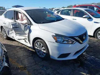 2017 Nissan Sentra S z VIN 3N1AB7AP1HY295679, wystawiony jako IAAI lot #41698411 z przebiegiem 98 095 mil mil oraz . Historia ofert i sprzedaży dostępna na DreamBid. Obrazek 1.