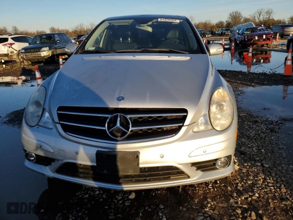 2009 Mercedes-Benz R 3.5L with VIN 4JGCB65E59A091591, listed as a Copart auction lot 84328564 with 136,835 mi miles and Clean Title. Bid and sale history available at DreamBid. Image 5.