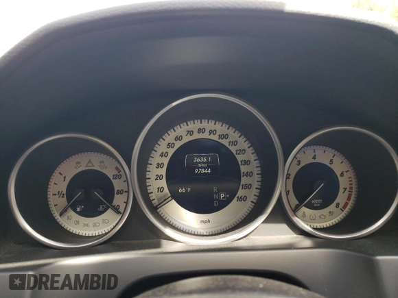 2014 Mercedes-Benz E 350 z VIN WDDKJ8JB3EF235278, wystawiony jako Copart lot #55638145 z przebiegiem 97 844 mil mil oraz Szkoda całkowita • Salvage title. Historia ofert i sprzedaży dostępna na DreamBid. Obrazek 9.