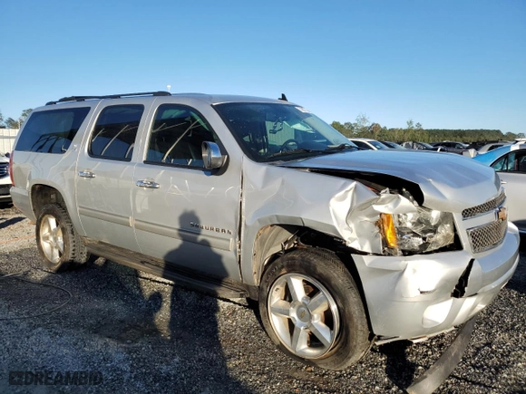 2014 Chevrolet Suburban LT with VIN 1GNSKJE76ER208747, listed as a Copart auction lot 74501524 with 196,971 mi miles and Salvage Title. Bid and sale history available at carsss.com. Image 4.