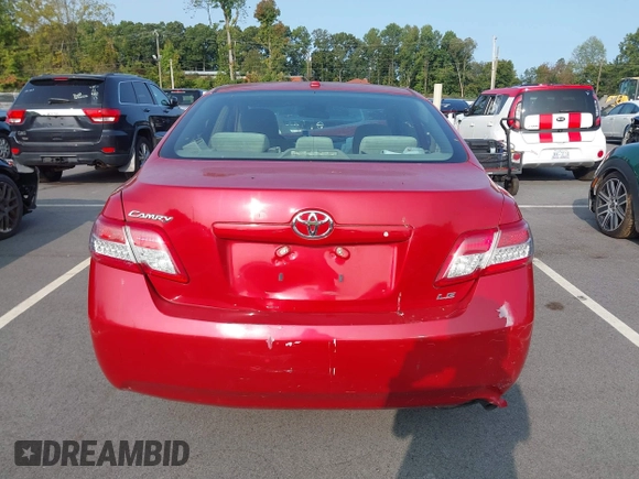 2011 Toyota Camry LE z VIN 4T1BF3EKXBU145752, wystawiony jako IAAI lot #40278431 z przebiegiem 174 130 mil mil oraz . Historia ofert i sprzedaży dostępna na DreamBid. Obrazek 16.