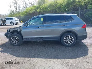 2019 Volkswagen Tiguan SE with VIN 3VV2B7AX5KM198454, listed as a IAAI auction lot 42033410 with 64,381 mi miles and . Bid and sale history available at DreamBid. Image 15.