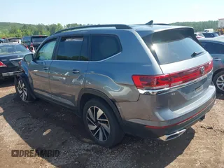2024 Volkswagen Atlas SE with VIN 1V2HR2CA8RC535094, listed as a IAAI auction lot 42261647 with 36,505 mi miles and . Bid and sale history available at DreamBid. Image 3.