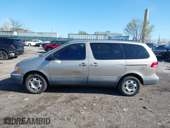 2000 Toyota Sienna CE with VIN 4T3ZF19C1YU240674, listed as a IAAI auction lot 41934876 with 250,196 mi miles. Bid and sale history available at carsss.com. Image 15.
