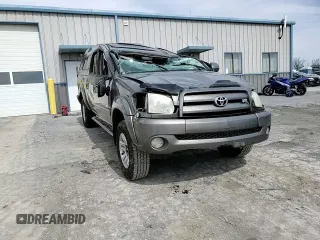 2005 Toyota Tundra Limited z VIN 5TBDT48145S500608, wystawiony jako Copart lot #49736795 z przebiegiem 165 640 mil mil oraz Szkoda całkowita • Salvage title. Historia ofert i sprzedaży dostępna na DreamBid. Obrazek 10.