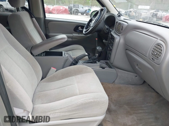 2006 Chevrolet TrailBlazer LS with VIN 1GNDT13S562193116, listed as a IAAI auction lot 42072182 with 200,251 mi miles and . Bid and sale history available at DreamBid. Image 5.