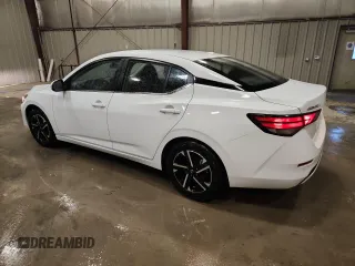 2025 Nissan Sentra SV z VIN 3N1AB8CV1SY301506, wystawiony jako Copart lot #59395255 z przebiegiem 4 604 mil mil oraz Czysty tytuł • Clean title. Historia ofert i sprzedaży dostępna na DreamBid. Obrazek 2.