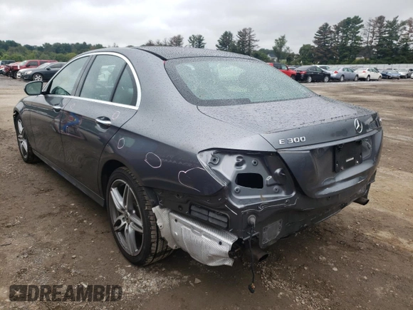2019 Mercedes-Benz E-Class E 300 with VIN WDDZF4KB7KA631407, listed as a Copart auction lot 57338172 with 31,343 mi miles. Bid and sale history available at carsss.com. Image 3.