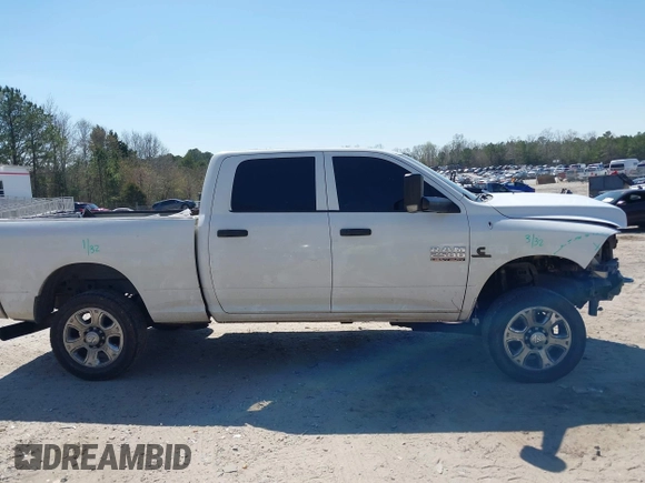 2017 Ram 2500 Tradesman z VIN 3C6UR5CL4HG698671, wystawiony jako IAAI lot #41856048 z przebiegiem 190 209 mil mil oraz . Historia ofert i sprzedaży dostępna na DreamBid. Obrazek 13.