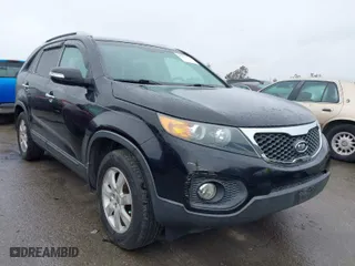2013 Kia Sorento LX with VIN 5XYKT3A68DG388695, listed as a IAAI auction lot 41809229 with 157,966 mi miles. Bid and sale history available at carsss.com. Image 1.