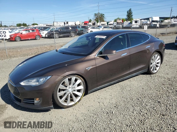 2013 Tesla Model S Performance z VIN 5YJSA1CP1DFP20208, wystawiony jako Copart lot #56066035 z przebiegiem 71 513 mil mil oraz Szkoda całkowita • Salvage title. Historia ofert i sprzedaży dostępna na DreamBid. Obrazek 1.