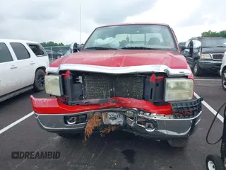 2006 Ford F-250 XL z VIN 1FTSW21PX6ED69409, wystawiony jako IAAI lot #42263767 z przebiegiem 233 176 mil mil oraz . Historia ofert i sprzedaży dostępna na DreamBid. Obrazek 6.