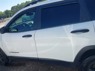 2017 Jeep Cherokee Altitude with VIN 1C4PJMAS0HW631536, listed as a IAAI auction lot 42180916 with 150,296 mi miles and . Bid and sale history available at DreamBid. Image 14.