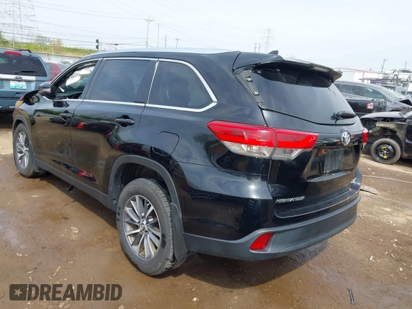 2019 Toyota Highlander SE with VIN 5TDJZRFH6KS716980, listed as a IAAI auction lot 42020293 with Not provided miles and . Bid and sale history available at DreamBid. Image 3.